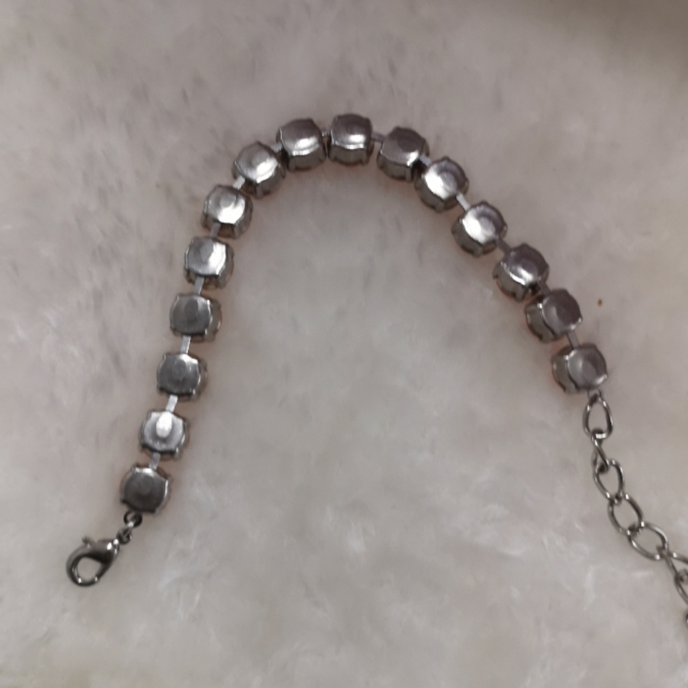 Peach-Pink Rhinestone Bracelet - NWOT - Picture 4 of 4